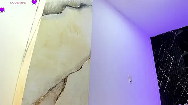 AriadnaLoren online show from April 2026 04:04:02 AM