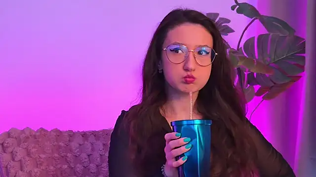 TheaMalekoo online show from March 2026 07:53:01 AM