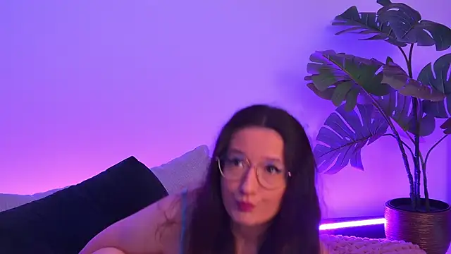 TheaMalekoo online show from May 2026 06:55:01 AM