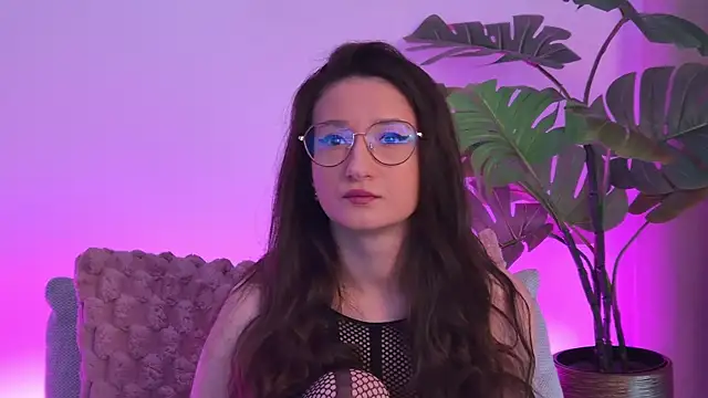 TheaMalekoo online show from April 2026 06:37:01 AM