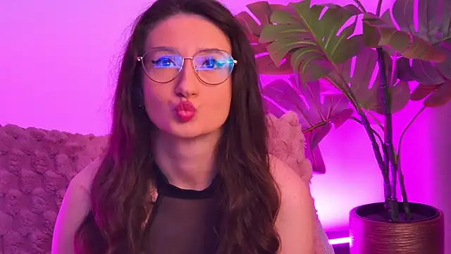 TheaMalekoo online show from March 2026 06:59:02 AM