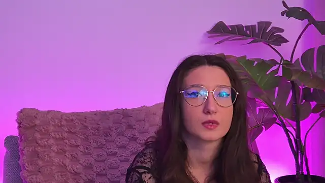 TheaMalekoo online show from April 2026 06:58:02 AM