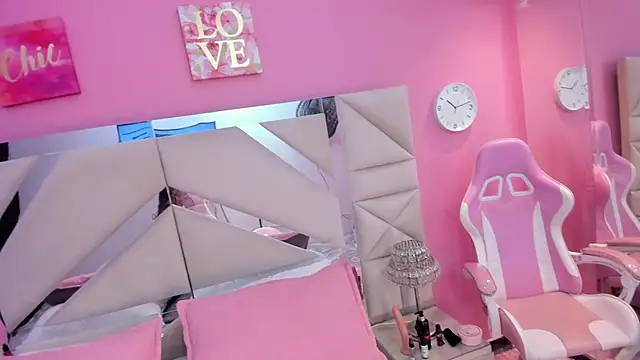 Snapshot of rousse_millers chatting on December 2025 02:27:01 AM rousse millers online show from December 2025 02:27:01 AM