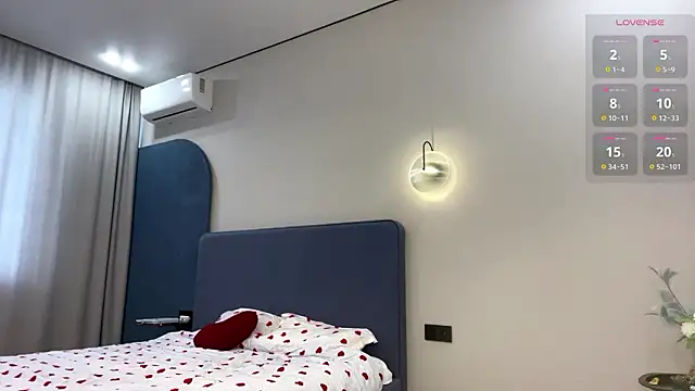 SepiahLune online show from February 2026 08:14:01 AM