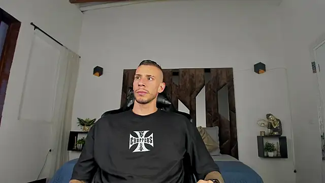 J king   online show from May 2026 07:39:02 PM