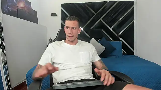 J king   online show from February 2026 09:47:02 PM