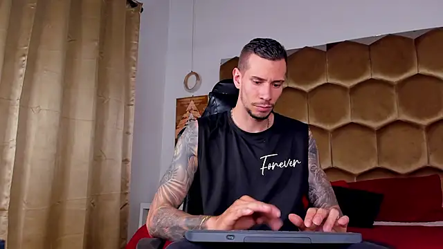 J king   online show from June 2026 09:36:02 PM