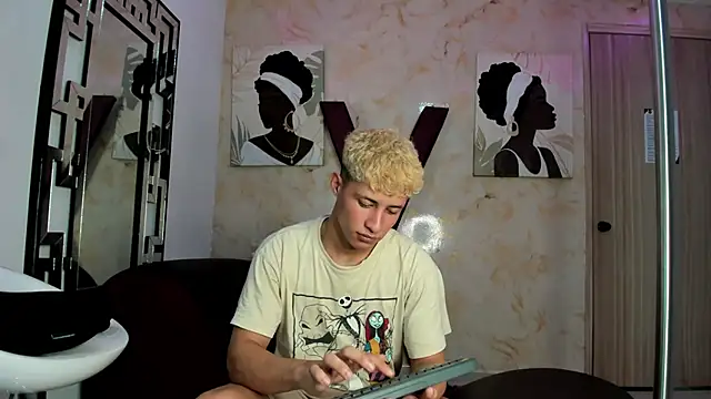 YOUNG GUYS1 online show from April 2026 07:26:02 AM