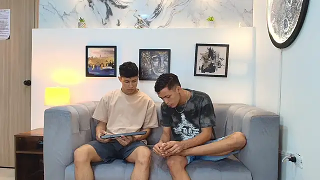 YOUNG GUYS1 online show from December 2025 01:11:01 AM