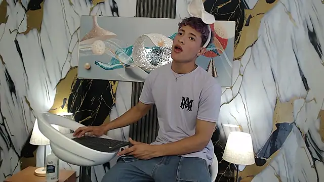 YOUNG GUYS1 online show from February 2026 01:43:02 PM