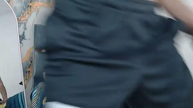 YOUNG GUYS1 online show from February 2026 01:24:02 AM