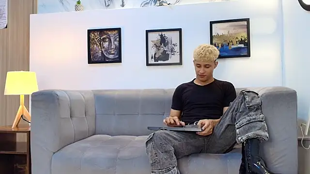 YOUNG GUYS1 online show from April 2026 09:44:01 AM