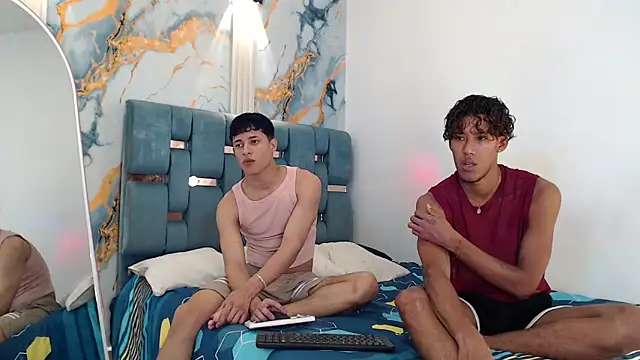 YOUNG GUYS1 online show from February 2026 01:23:01 AM