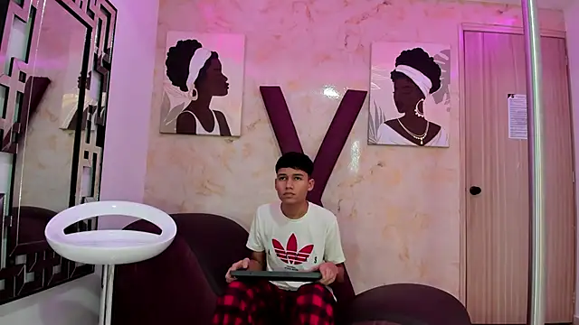 HORNY PRETTY online show from December 2025 01:35:02 PM