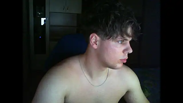 GymGuy0505 online show from January 2026 10:46:02 PM