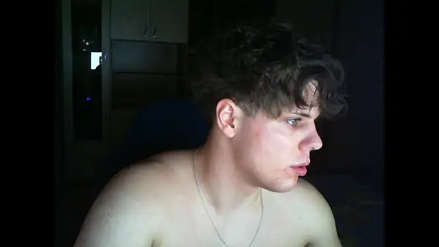 GymGuy0505 online show from January 2026 10:36:02 PM