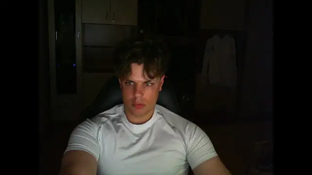 GymGuy0505 online show from May 2026 09:40:02 PM