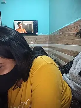 xoupleaura online show from January 2026 07:17:02 PM