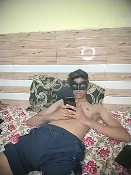 xoupleaura online show from April 2026 05:47:01 AM