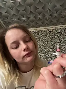 Barbika19 online show from April 2026 01:15:01 PM