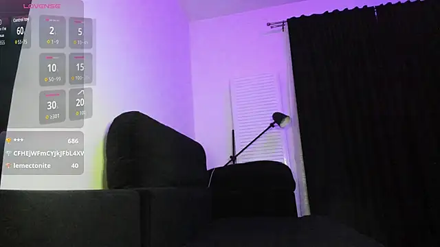 evelynvlove online show from April 2026 05:47:01 PM