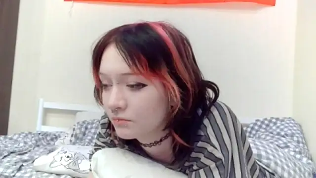 Shine Luna online show from February 2026 05:02:01 PM