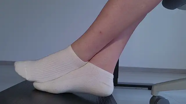 Snapshot of Feetbeth chatting on June 2026 11:03:01 PM Feetbeth online show from June 2026 11:03:01 PM