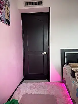 Annyhathatway online show from January 2026 09:32:01 PM