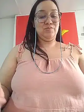 Snapshot of sharon_G chatting on May 2026 06:23:01 PM sharon G online show from May 2026 06:23:01 PM