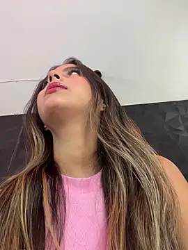 Valeria-escobar online show from February 2026 01:32:01 PM