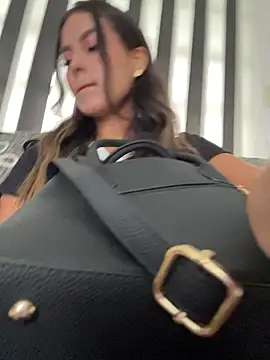 Valeria-escobar online show from April 2026 01:37:01 PM