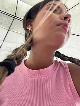 Valeria-escobar online show from March 2026 01:44:01 PM