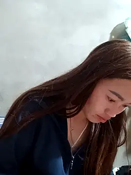 little-effy online show from March 2026 12:49:01 PM