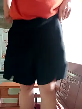 little-effy online show from April 2026 06:59:01 AM