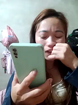 little-effy online show from March 2026 06:15:02 PM