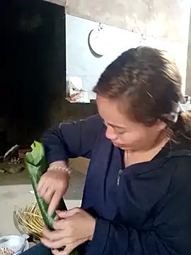 little-effy online show from March 2026 08:10:02 AM