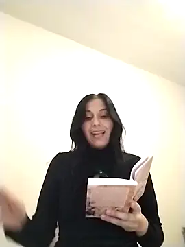 DommeVioleta online show from December 2025 05:09:01 AM