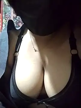 nosrat014 online show from December 2025 06:35:01 PM