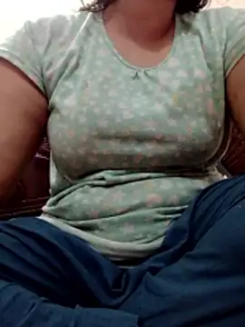 nosrat014 online show from February 2026 01:43:01 PM