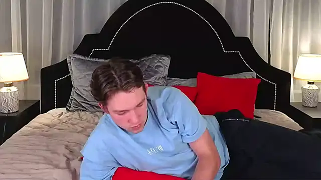 Snapshot of JamesRaww chatting on December 2025 04:46:02 PM JamesRaww online show from December 2025 04:46:02 PM