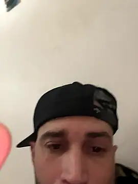 kingNQueen1211 online show from December 2025 05:46:01 PM