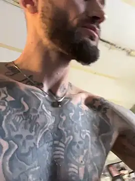 kingNQueen1211 online show from April 2026 09:21:02 PM