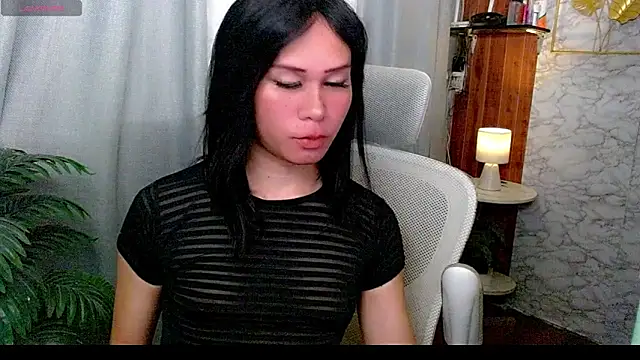 Snapshot of xSweet_Gigi chatting on June 2026 10:37:01 PM xSweet Gigi online show from June 2026 10:37:01 PM