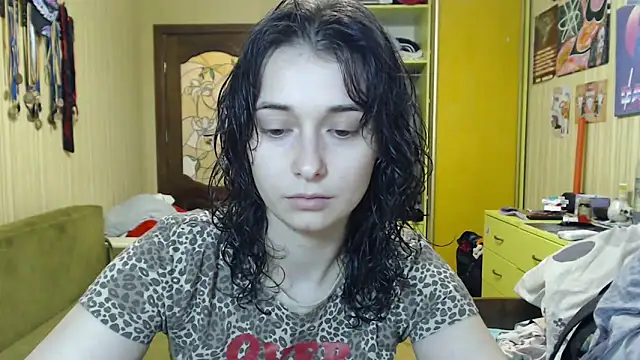 Snapshot of Angelik5371 chatting on May 2026 01:37:02 PM Angelik5371 online show from May 2026 01:37:02 PM