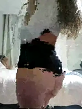 Snapshot of NovaMia chatting on January 2026 05:53:02 PM NovaMia online show from January 2026 05:53:02 PM