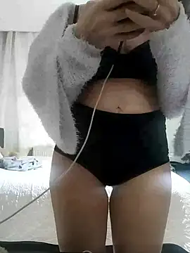 Snapshot of NovaMia chatting on January 2026 07:59:01 AM NovaMia online show from January 2026 07:59:01 AM