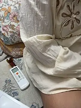 butterflyslay online show from May 2026 01:50:01 PM