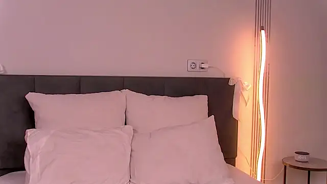 LexiMoss online show from March 2026 07:09:01 PM