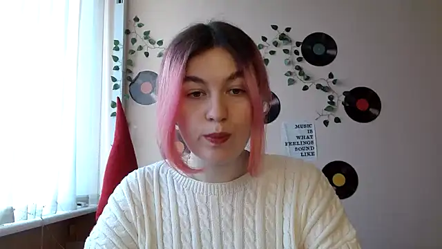 Aura  Myst online show from December 2025 12:42:02 PM