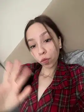 Emilllycutemurr online show from January 2026 12:00:01 PM